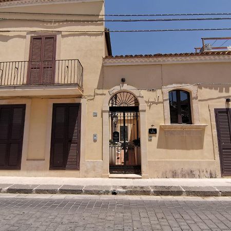 la lanterna casa vacanze Apartamento Noto Exterior foto